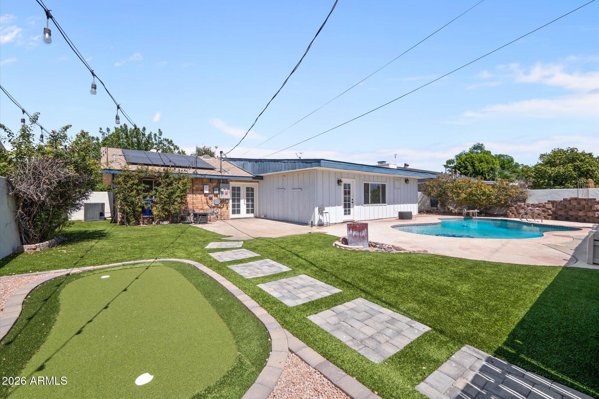 2219 N 74th Place
