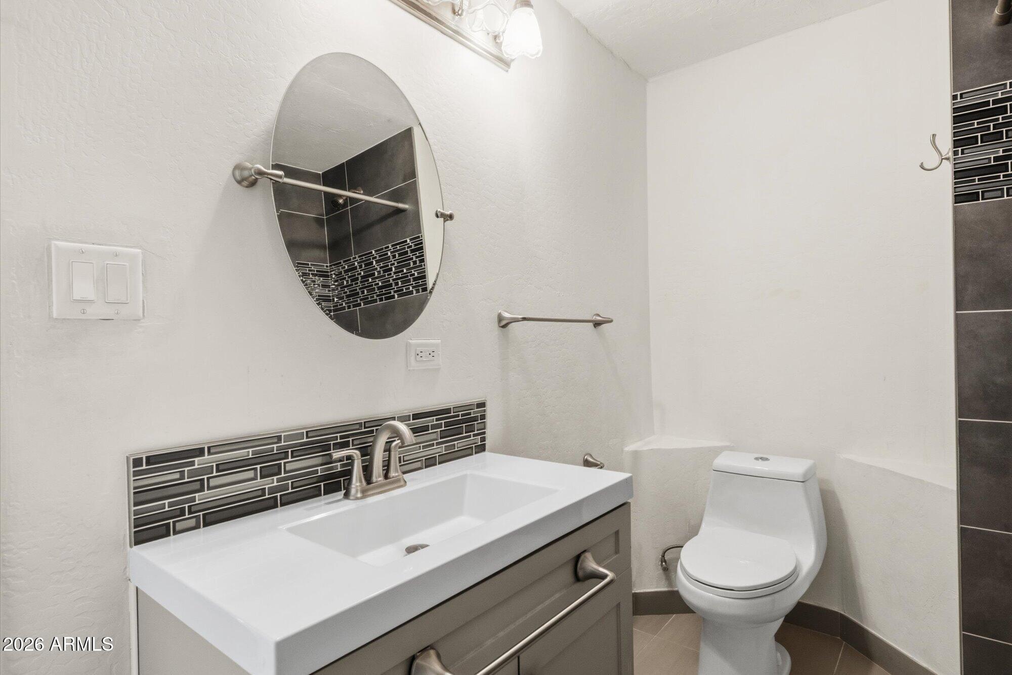 2219 N 74th Place