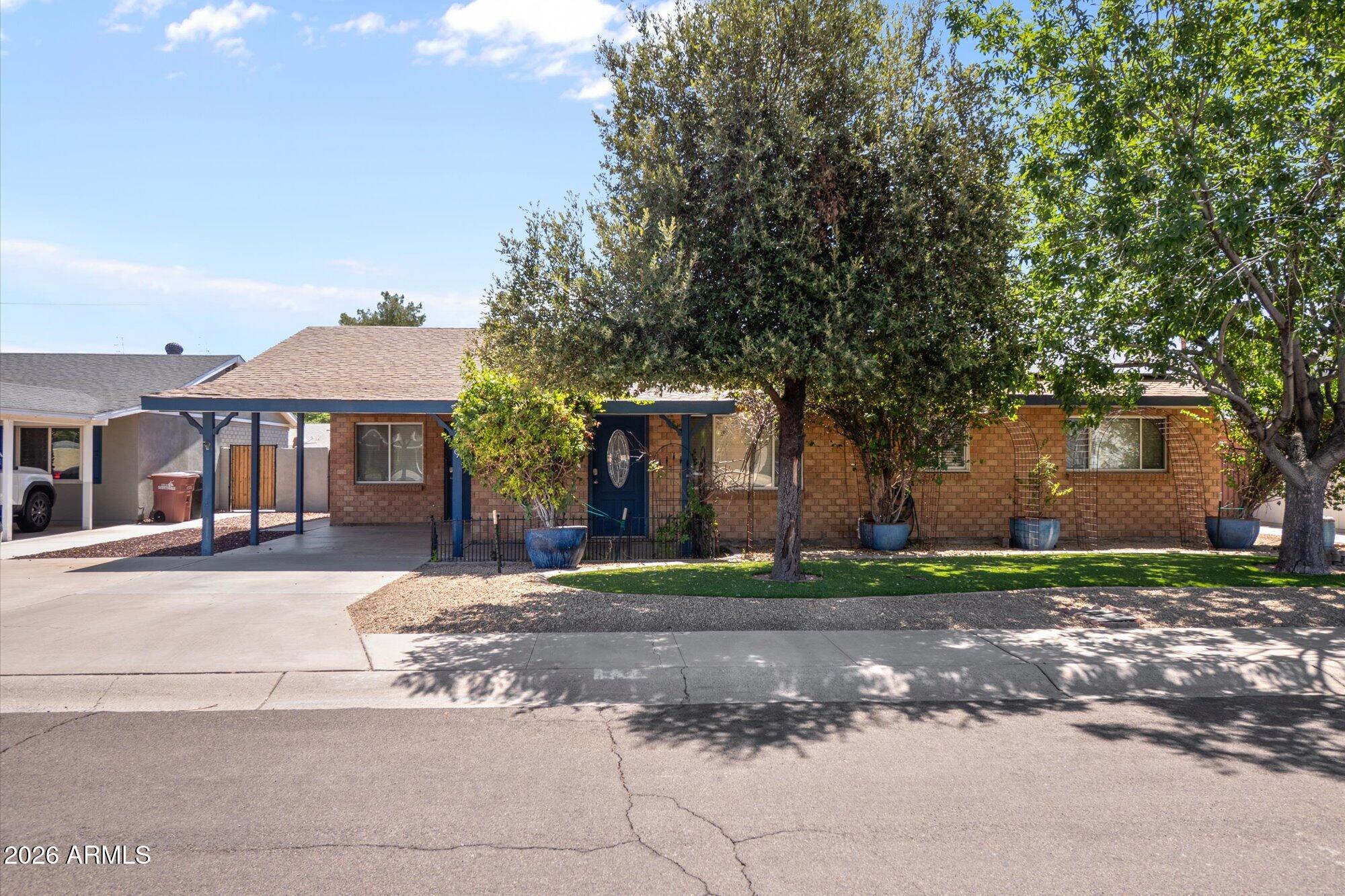 2219 N 74th Place