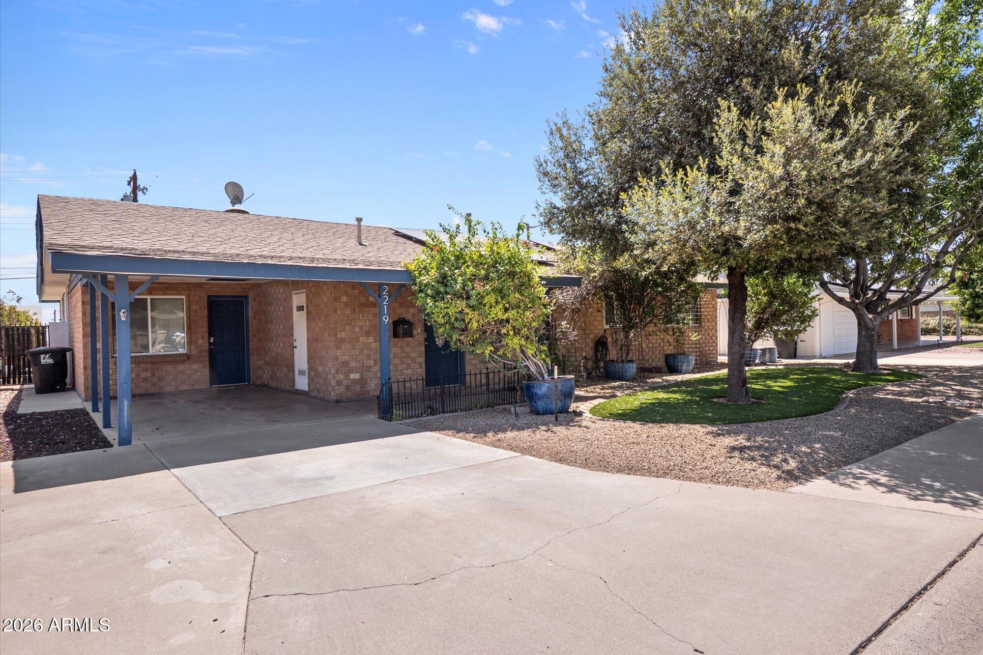 2219 N 74th Place