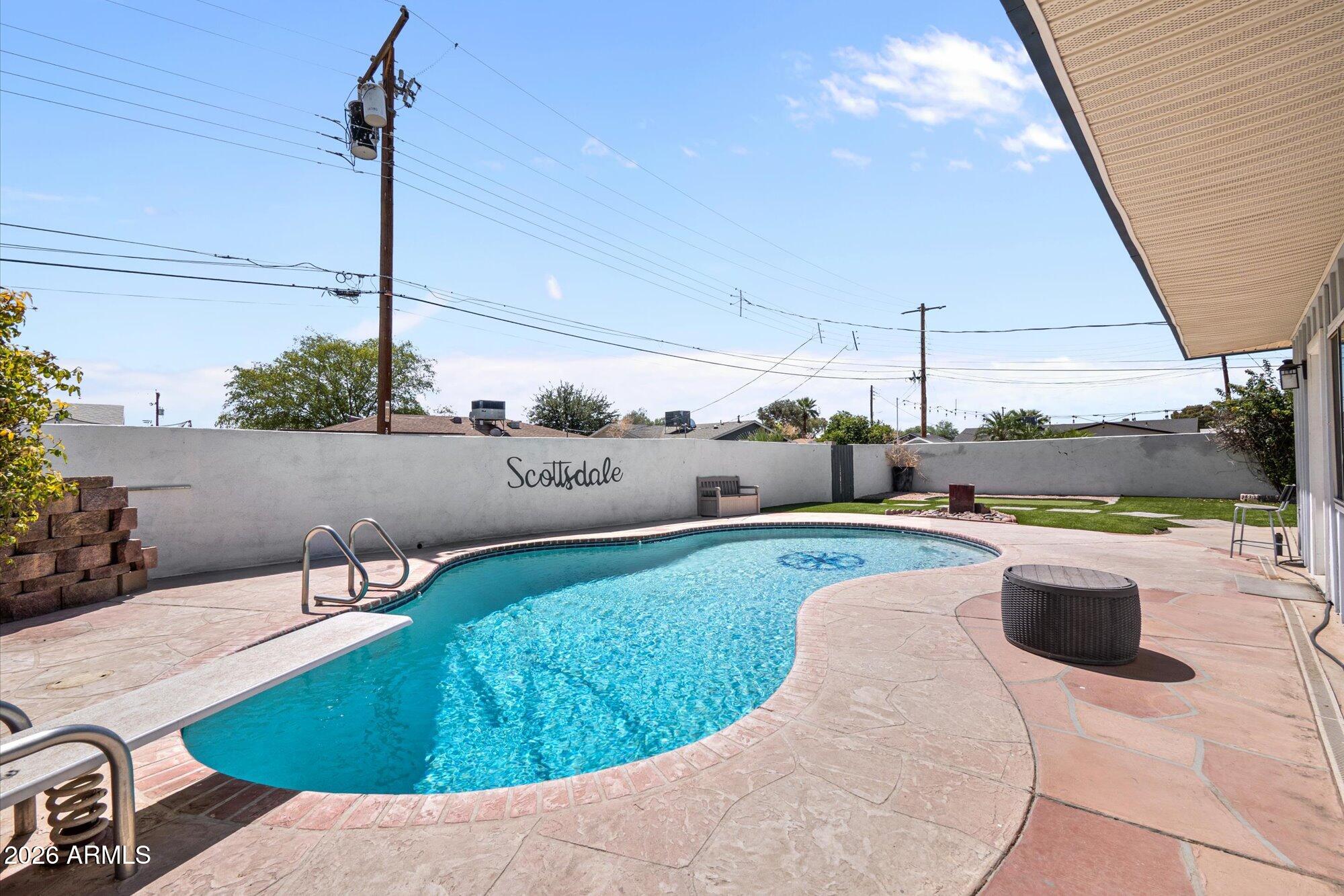 2219 N 74th Place