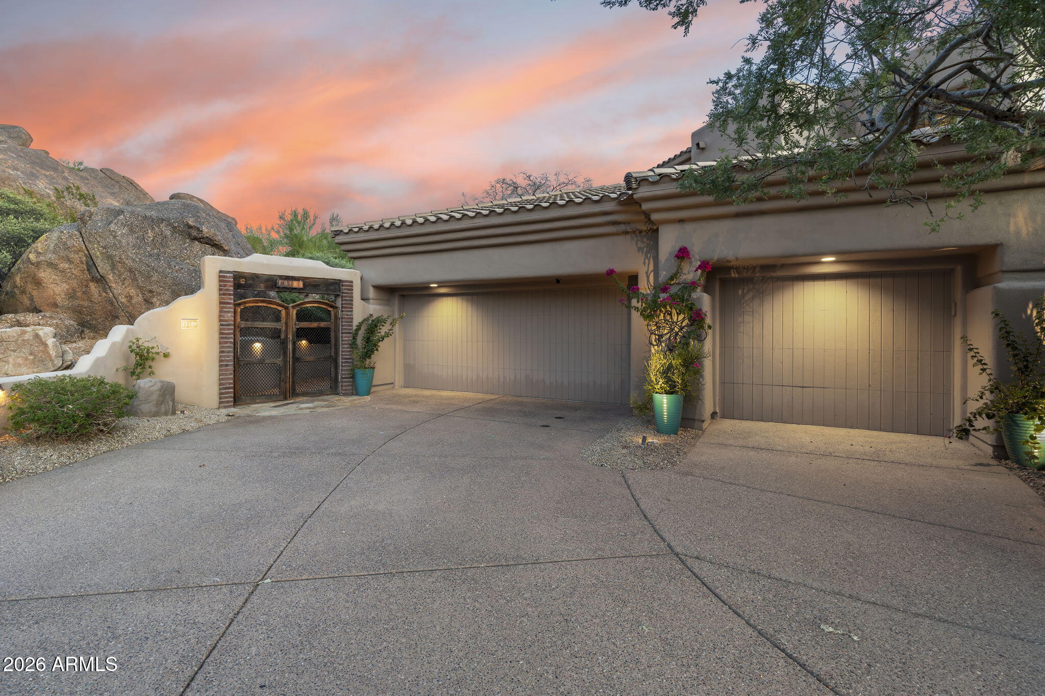 11189 E JUAN TABO Road