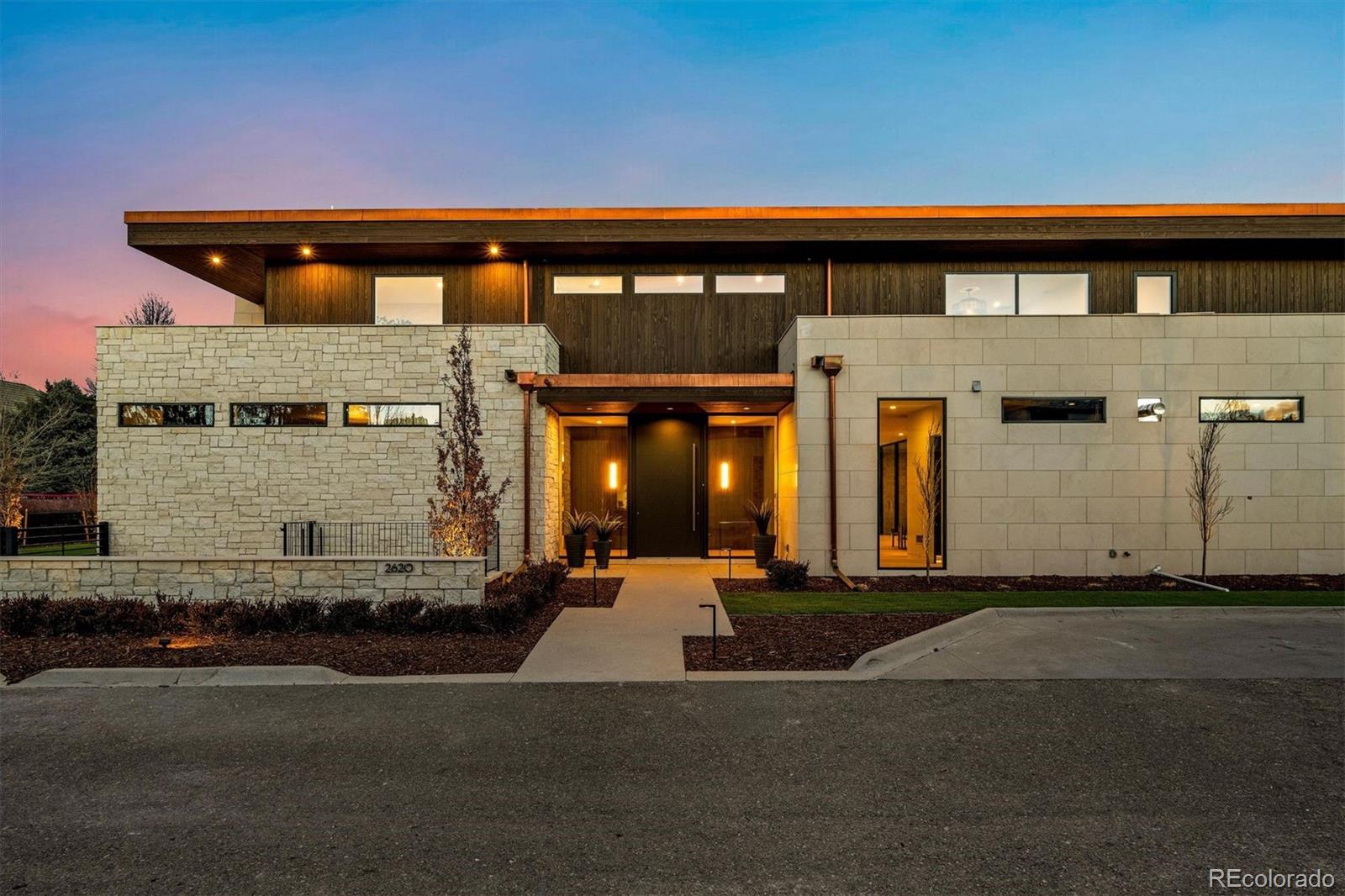 2620 E Cedar Avenue