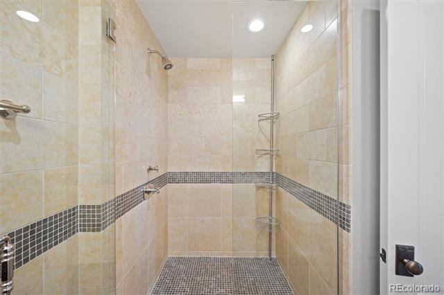 105 N Fillmore Street Unit: 203