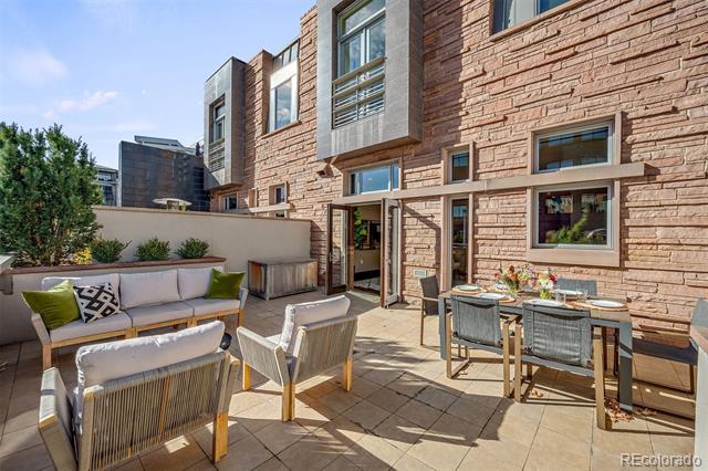 105 N Fillmore Street Unit: 203