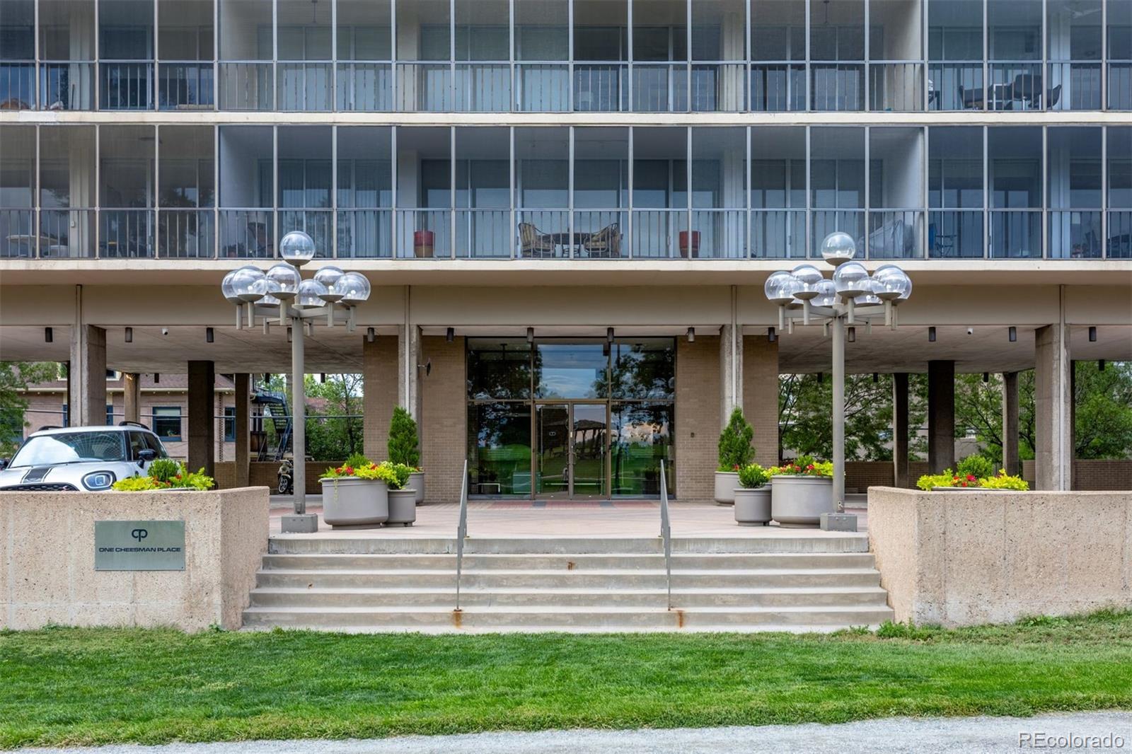 1201 N Williams Street Unit: 16C