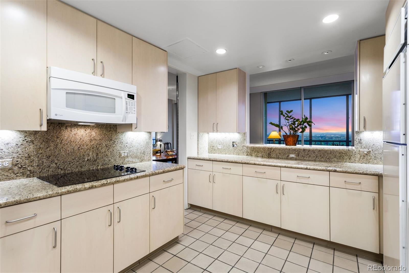 1201 N Williams Street Unit: 16C