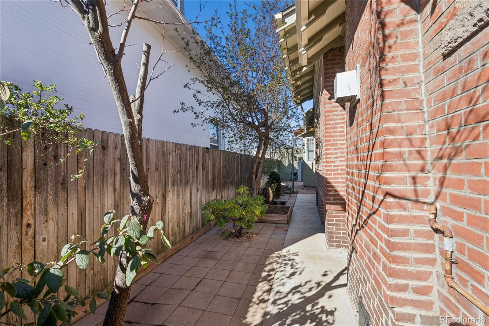 1385 S Lincoln Street