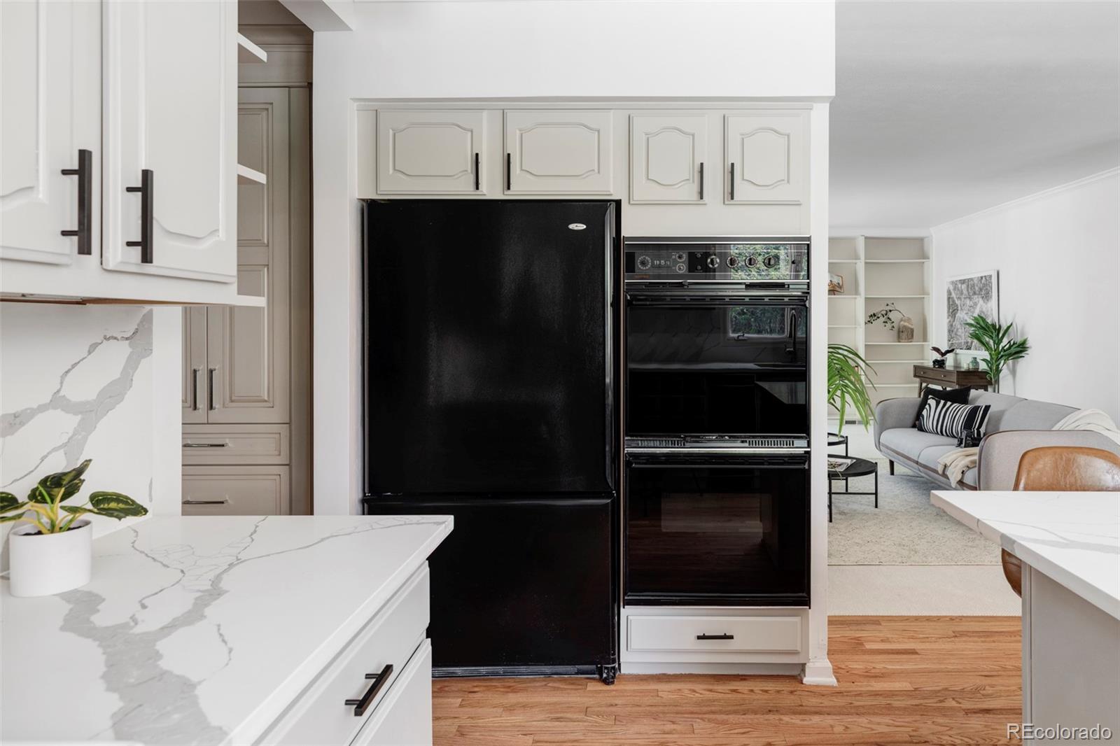 2209 Green Oaks Lane