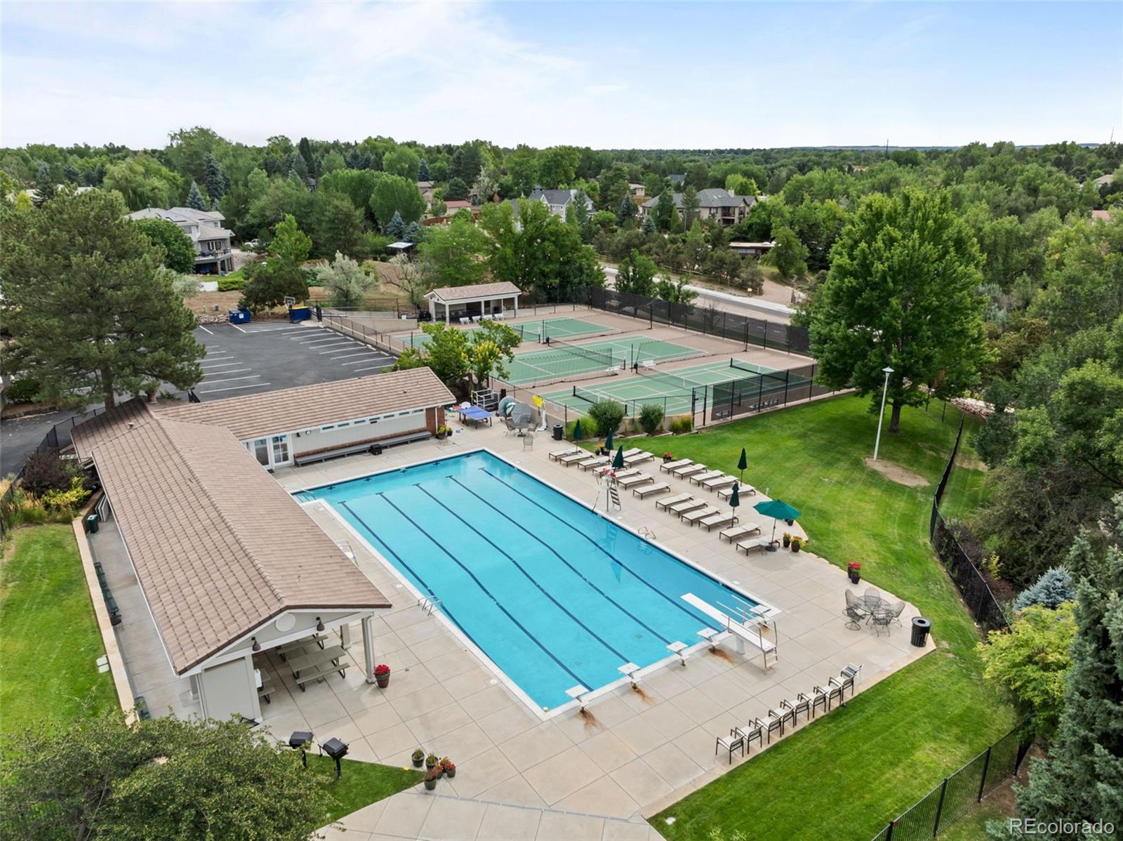 2209 Green Oaks Lane