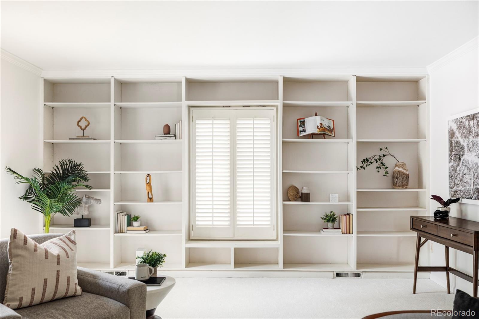 2209 Green Oaks Lane