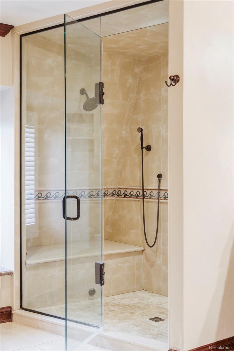 2209 Green Oaks Lane