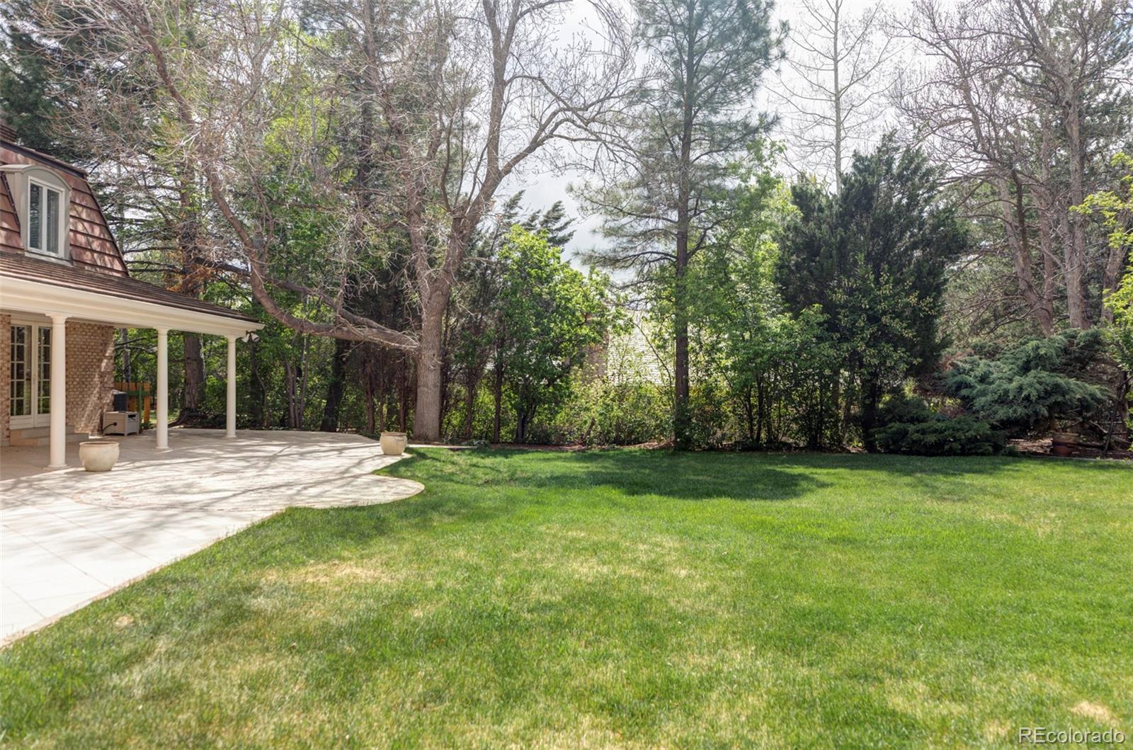 2209 Green Oaks Lane