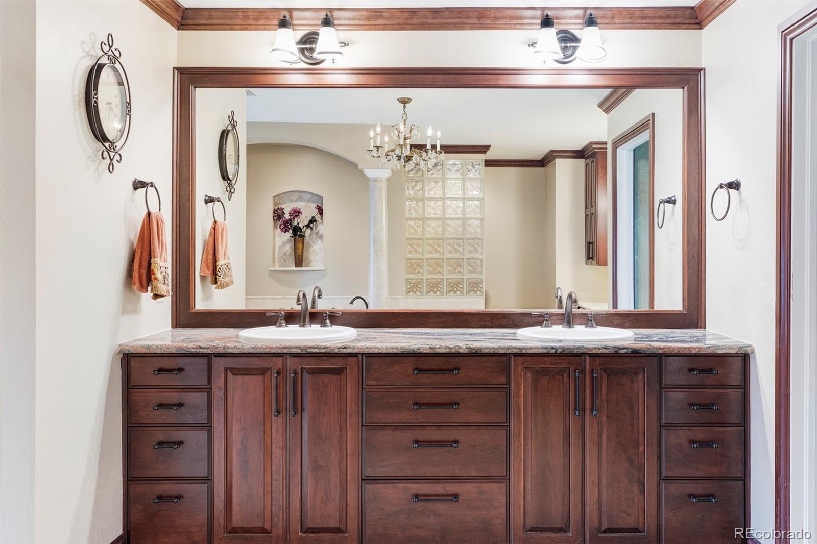 2209 Green Oaks Lane