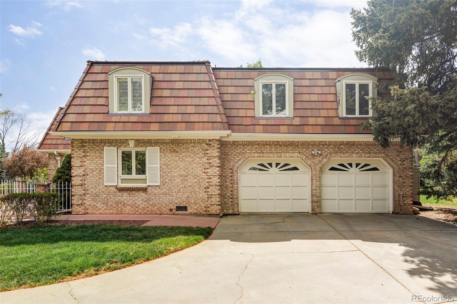 2209 Green Oaks Lane