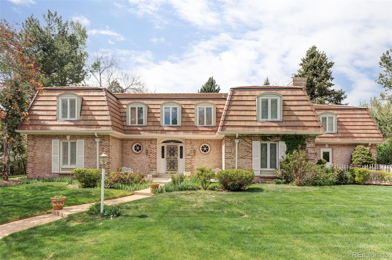 2209 Green Oaks Lane