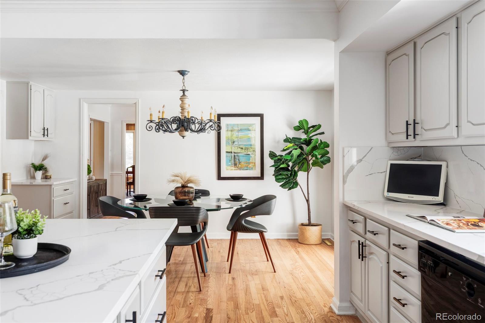 2209 Green Oaks Lane