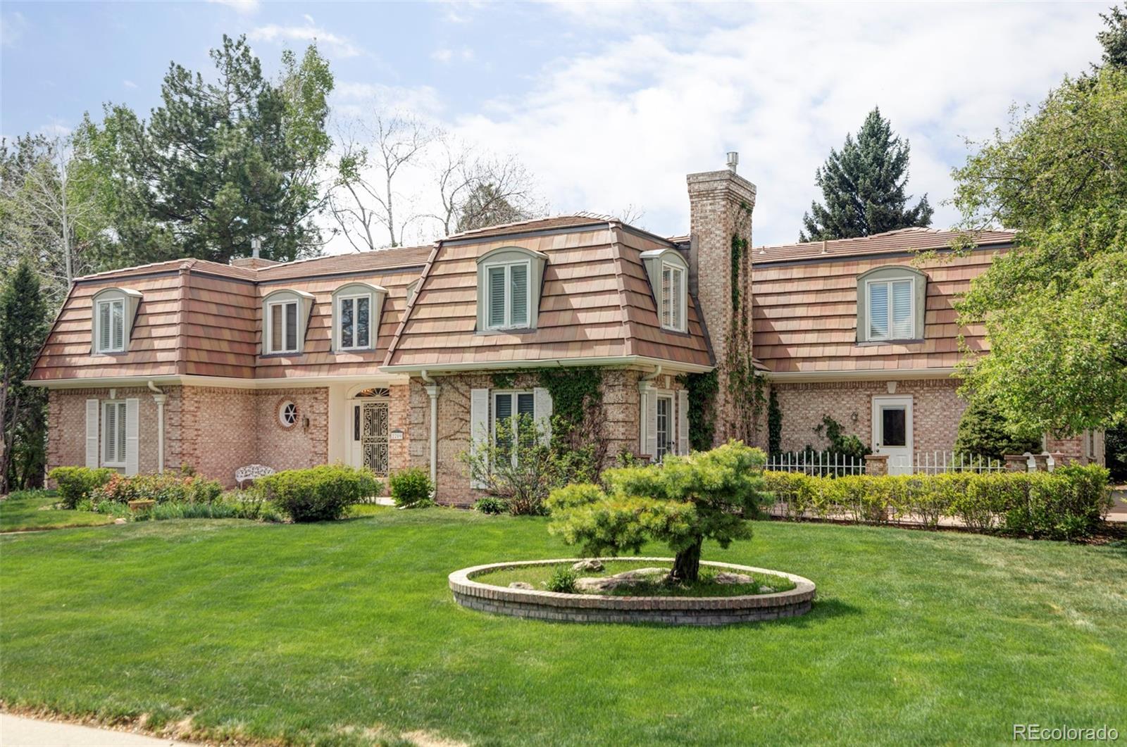 2209 Green Oaks Lane