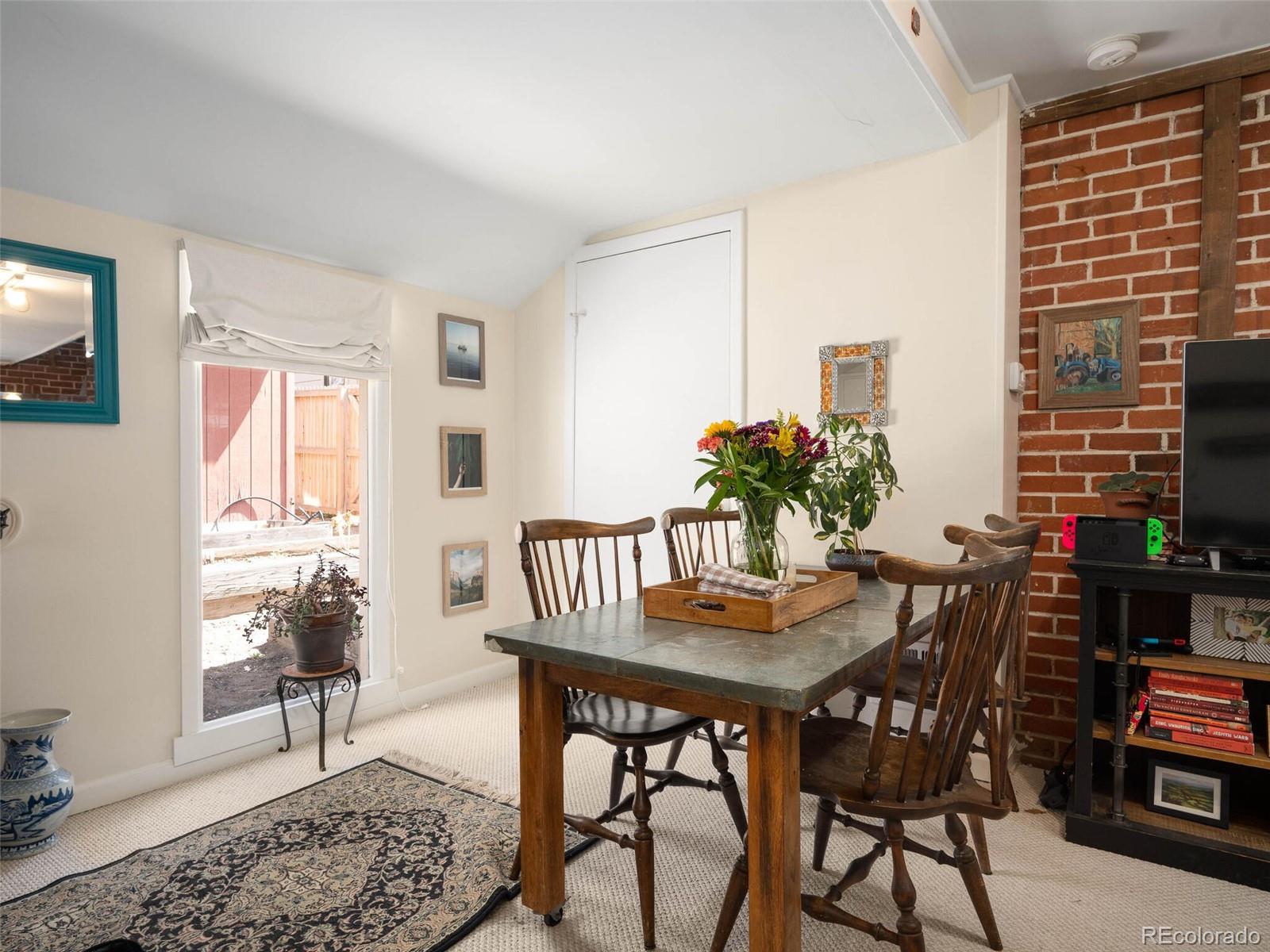 238 E Florida Avenue