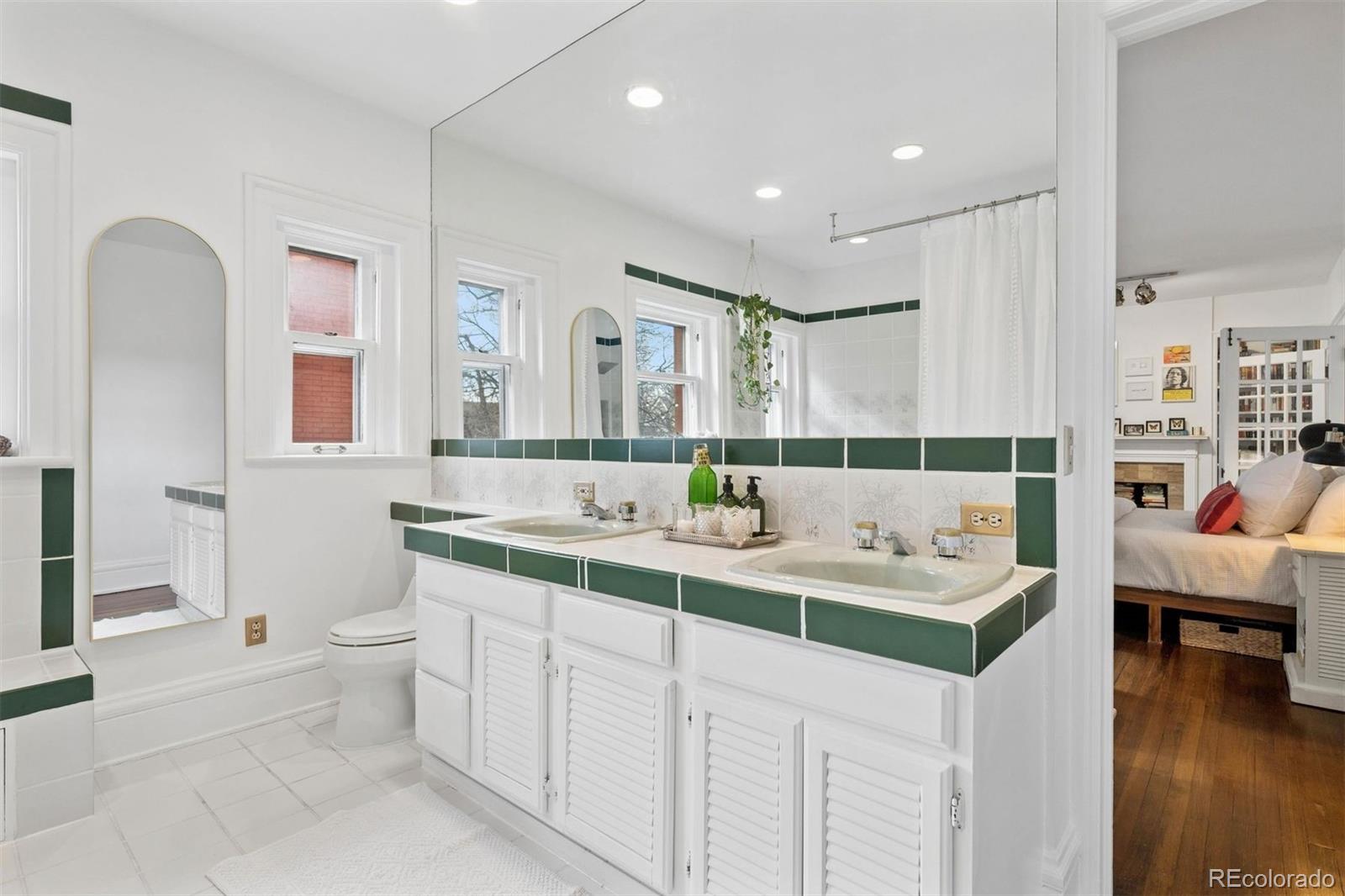 836 E 17th Avenue Unit: 2E