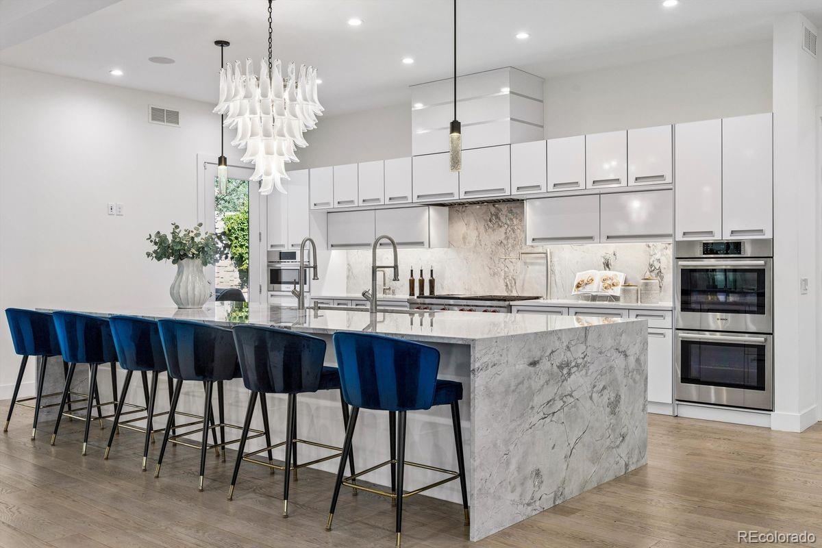 2821 E Cedar Avenue Unit: 17