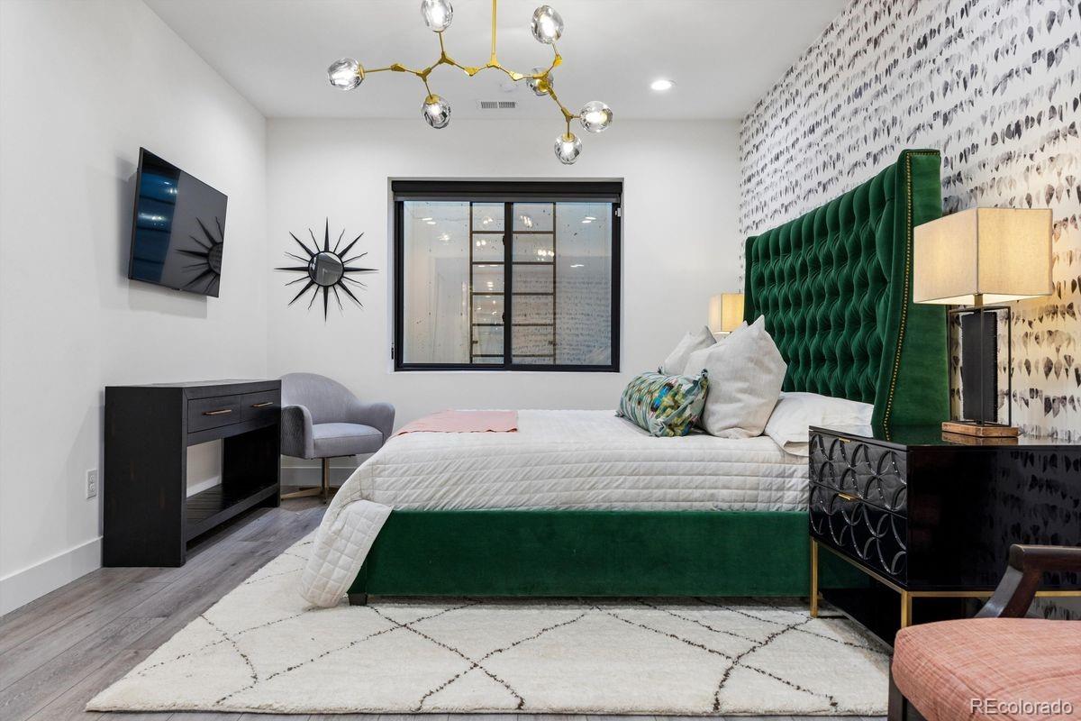 2821 E Cedar Avenue Unit: 17