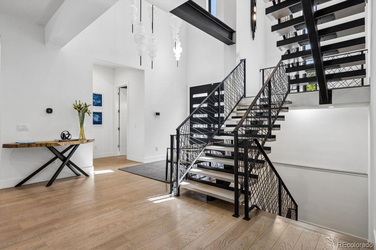 2821 E Cedar Avenue Unit: 17