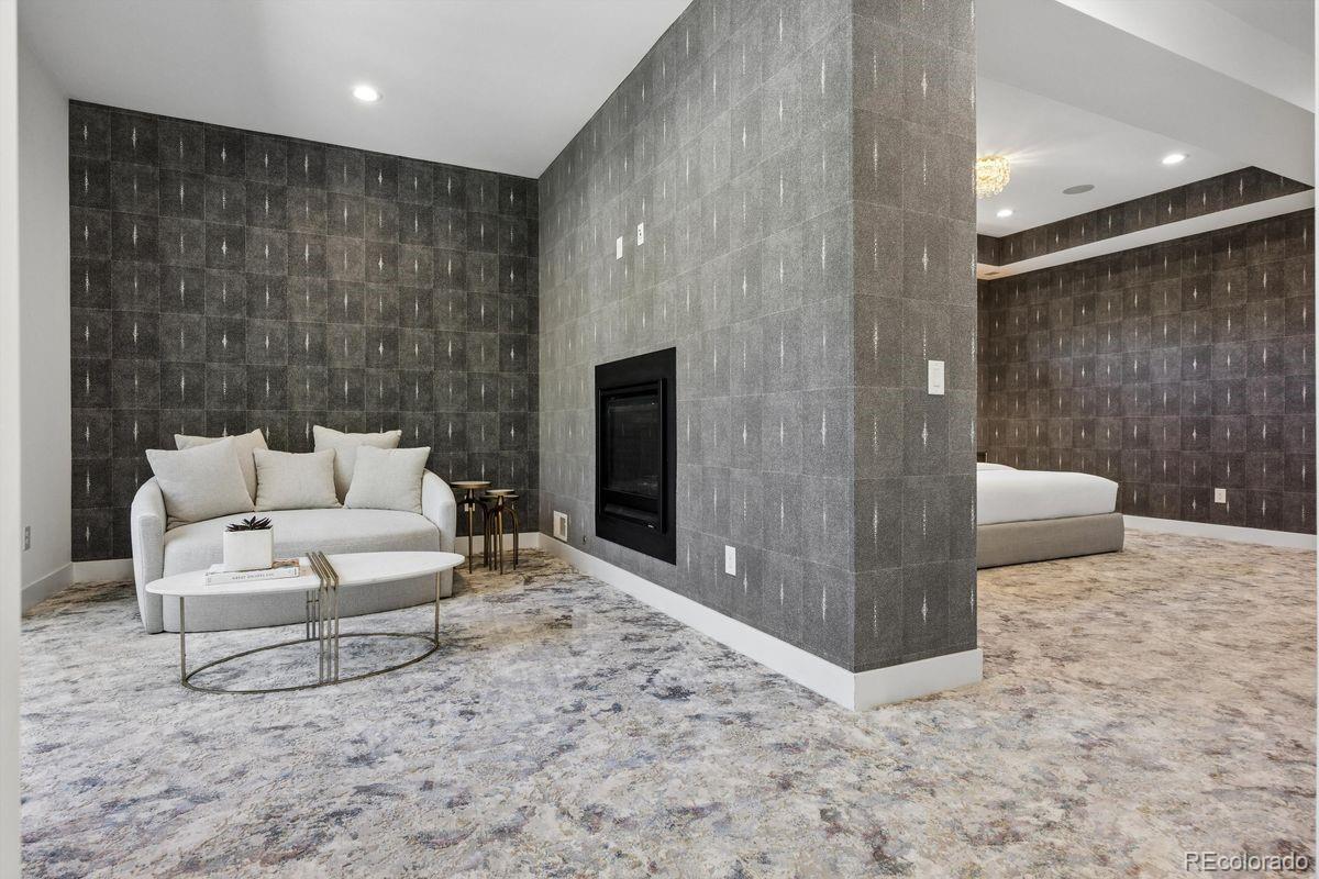 2821 E Cedar Avenue Unit: 17