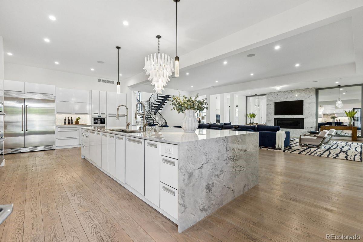 2821 E Cedar Avenue Unit: 17