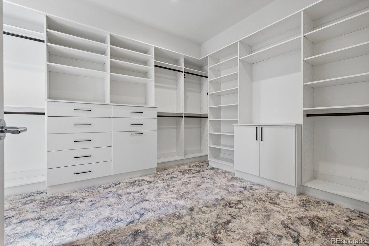 2821 E Cedar Avenue Unit: 17