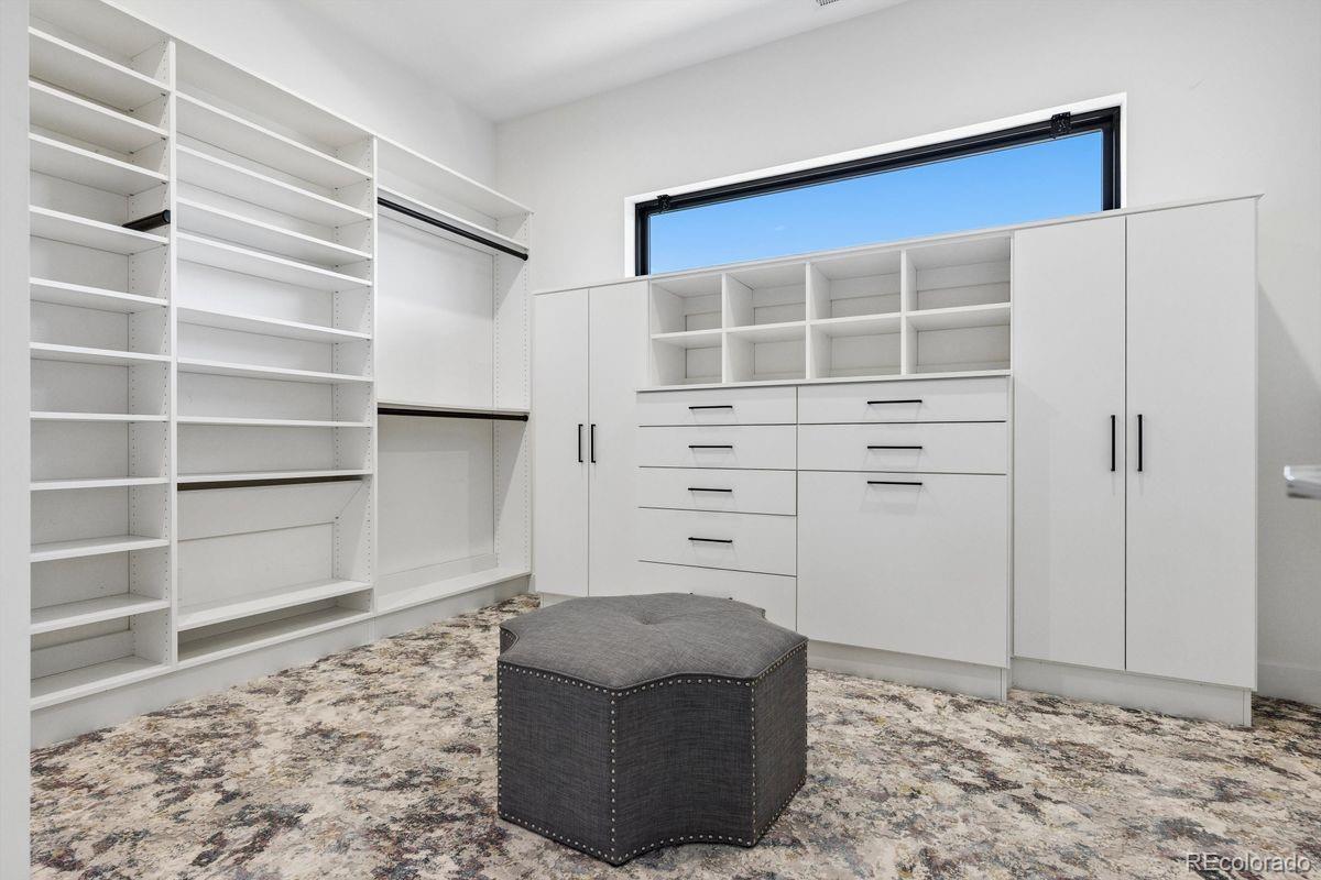 2821 E Cedar Avenue Unit: 17