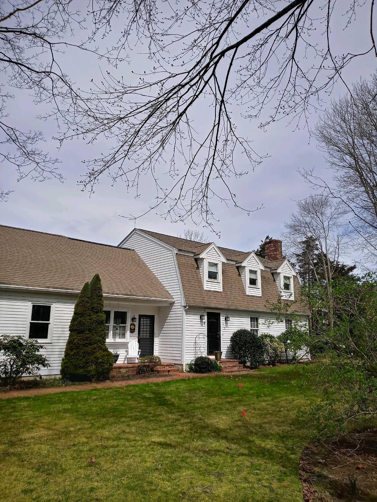 216 N Falmouth Highway