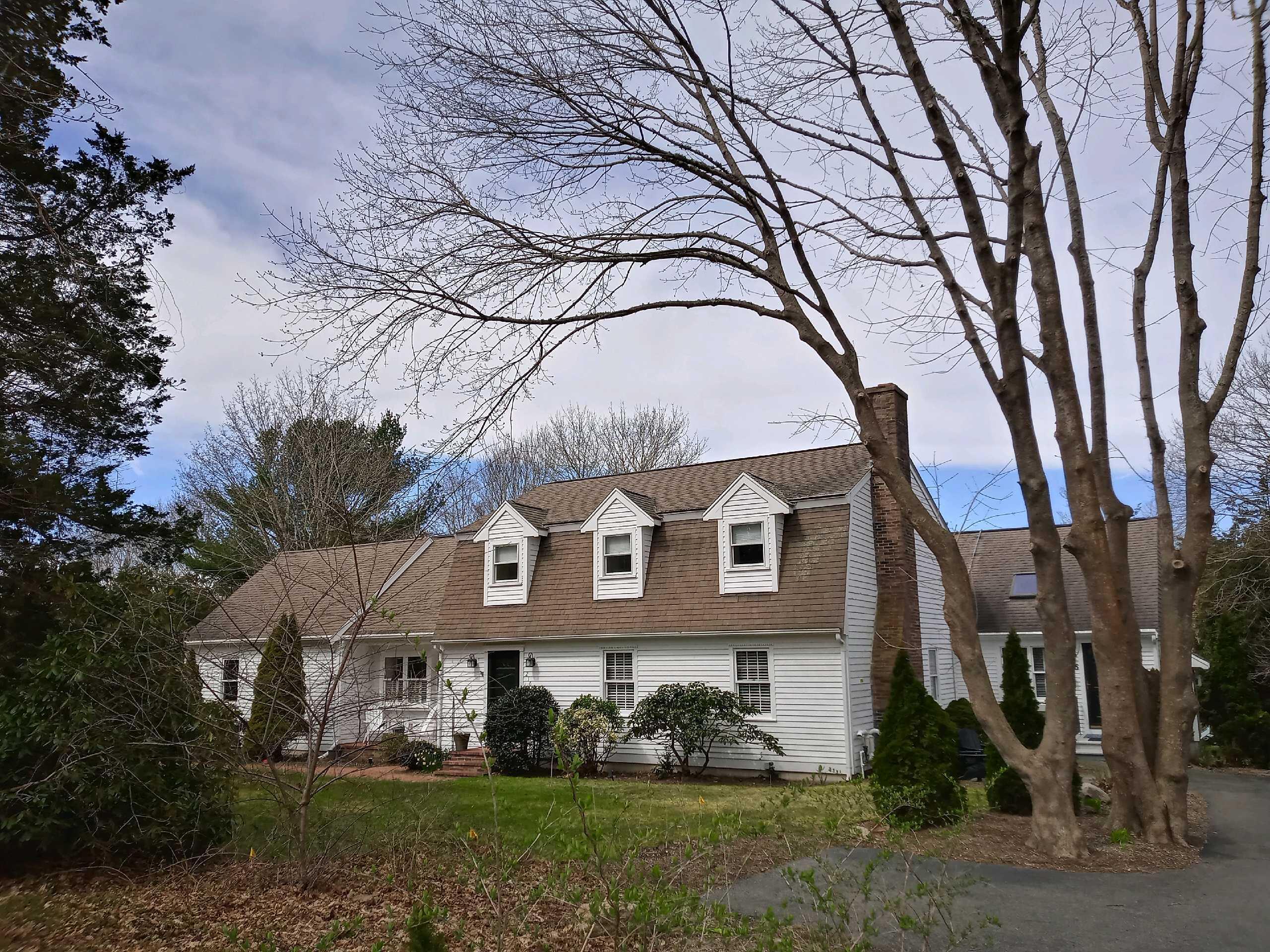 216 N Falmouth Highway