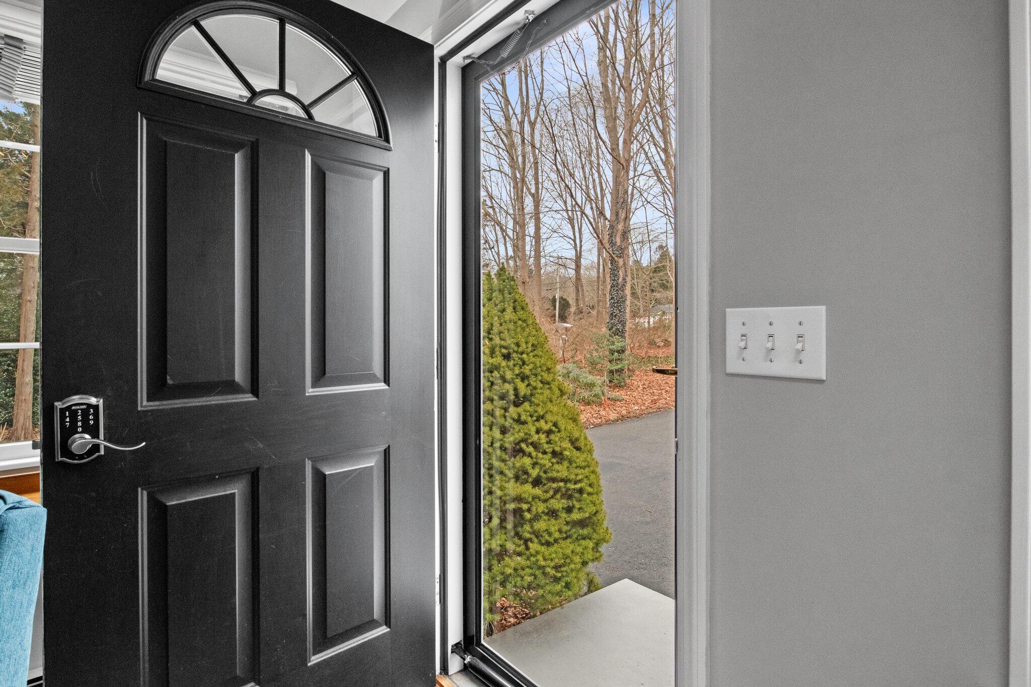 216 N Falmouth Highway