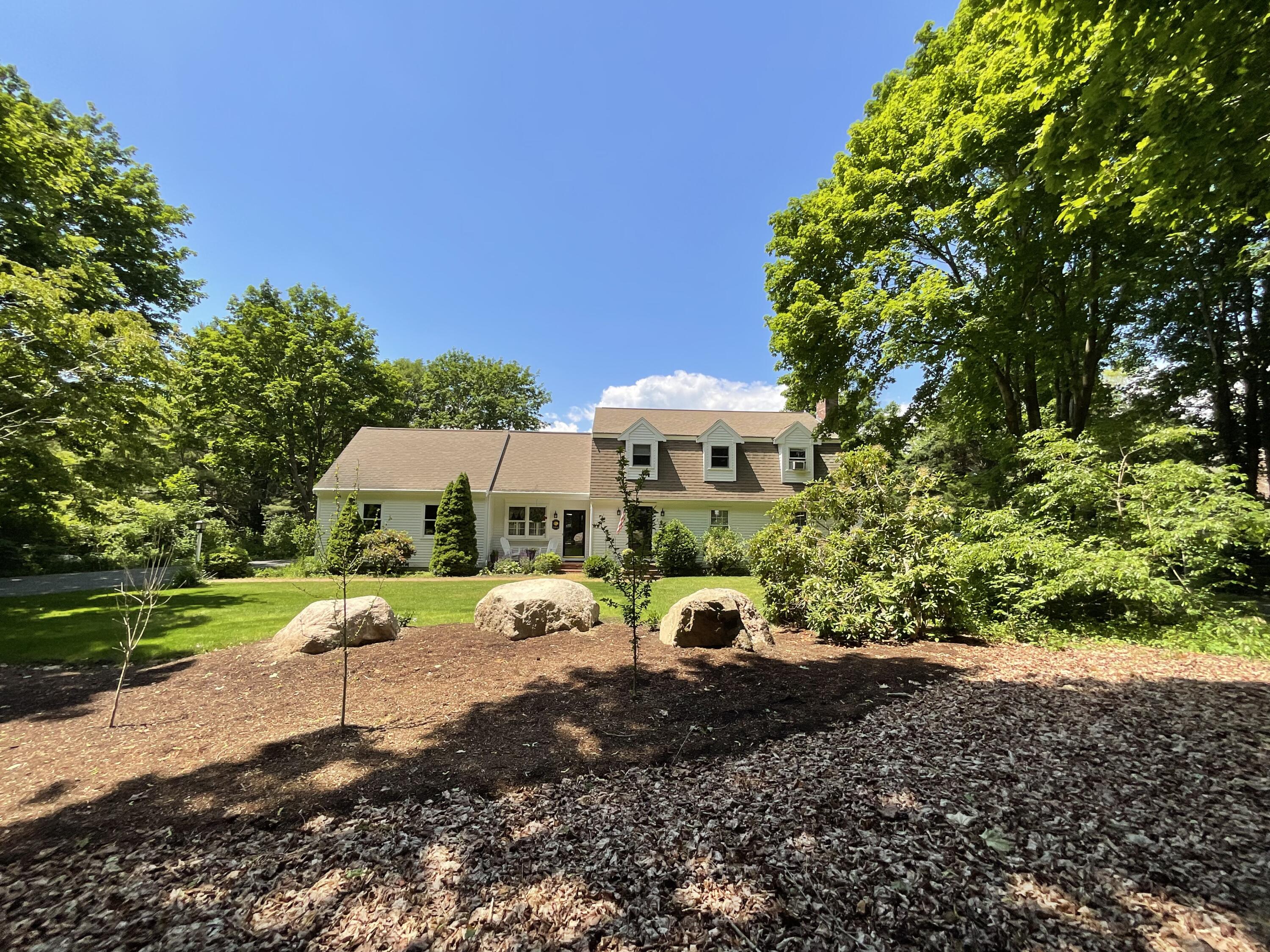 216 N Falmouth Highway