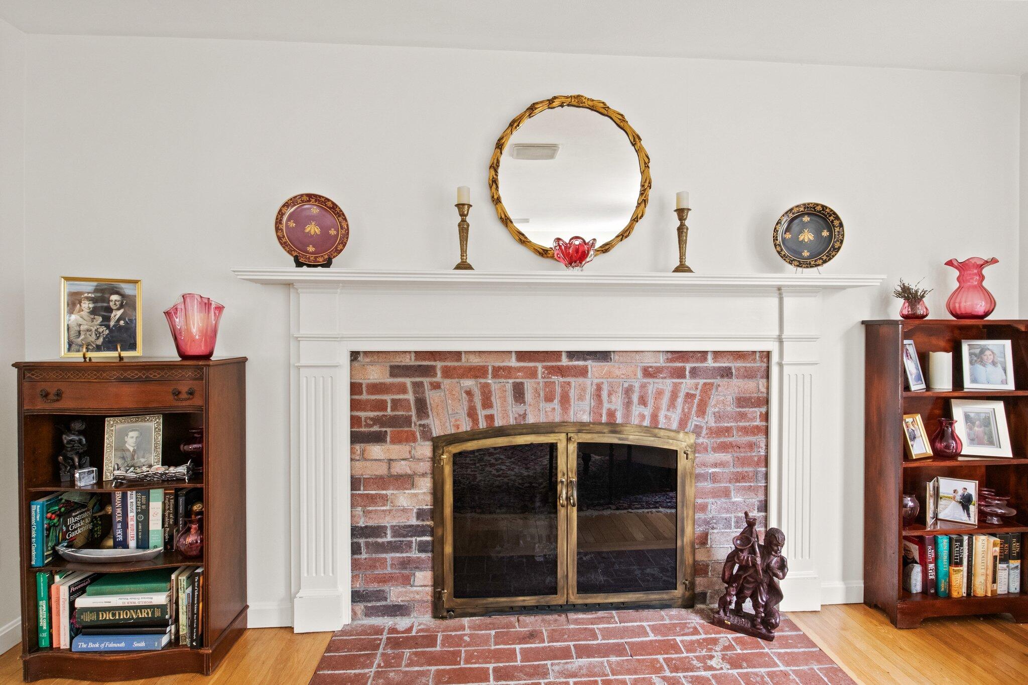 216 N Falmouth Highway