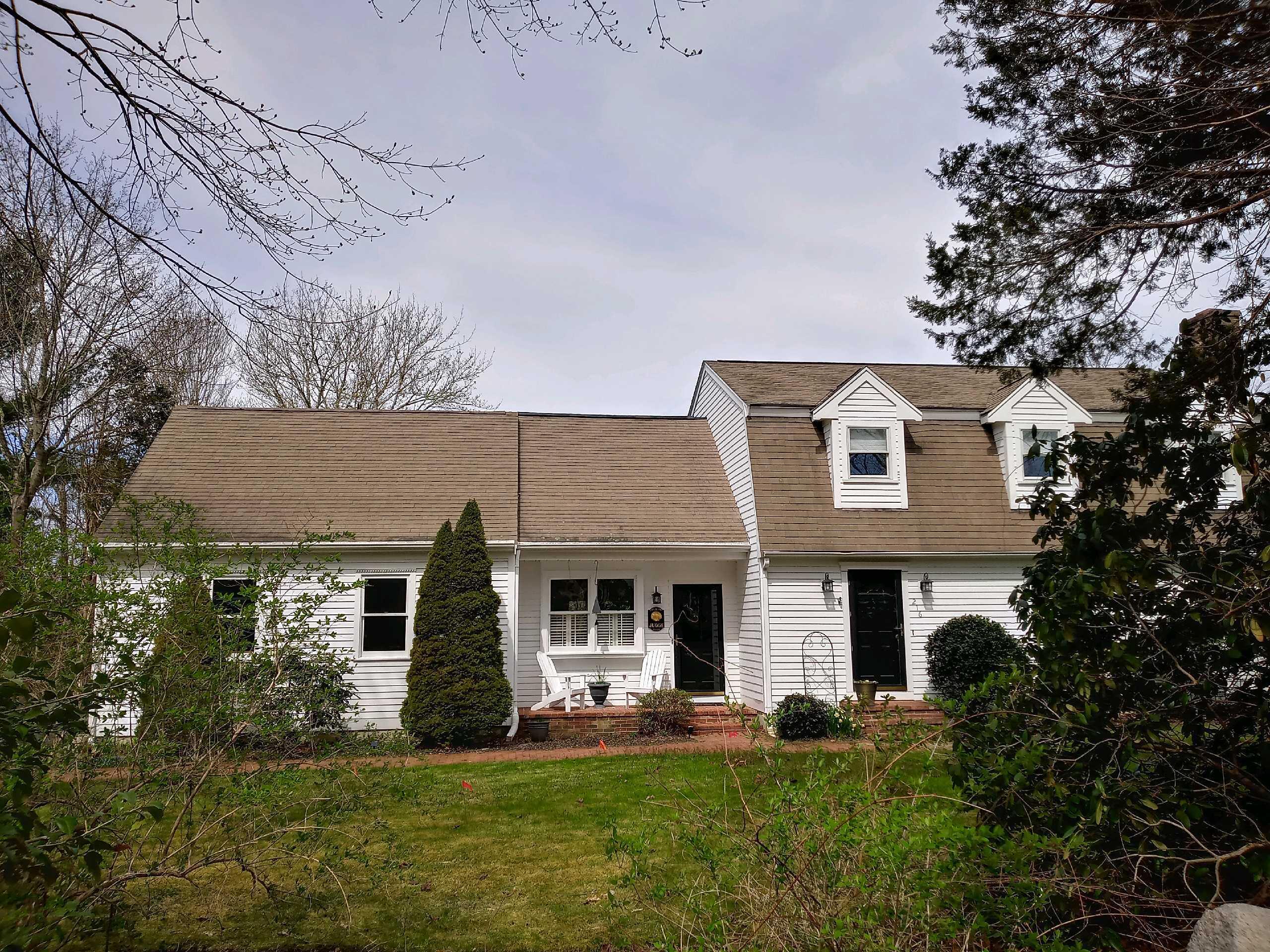 216 N Falmouth Highway