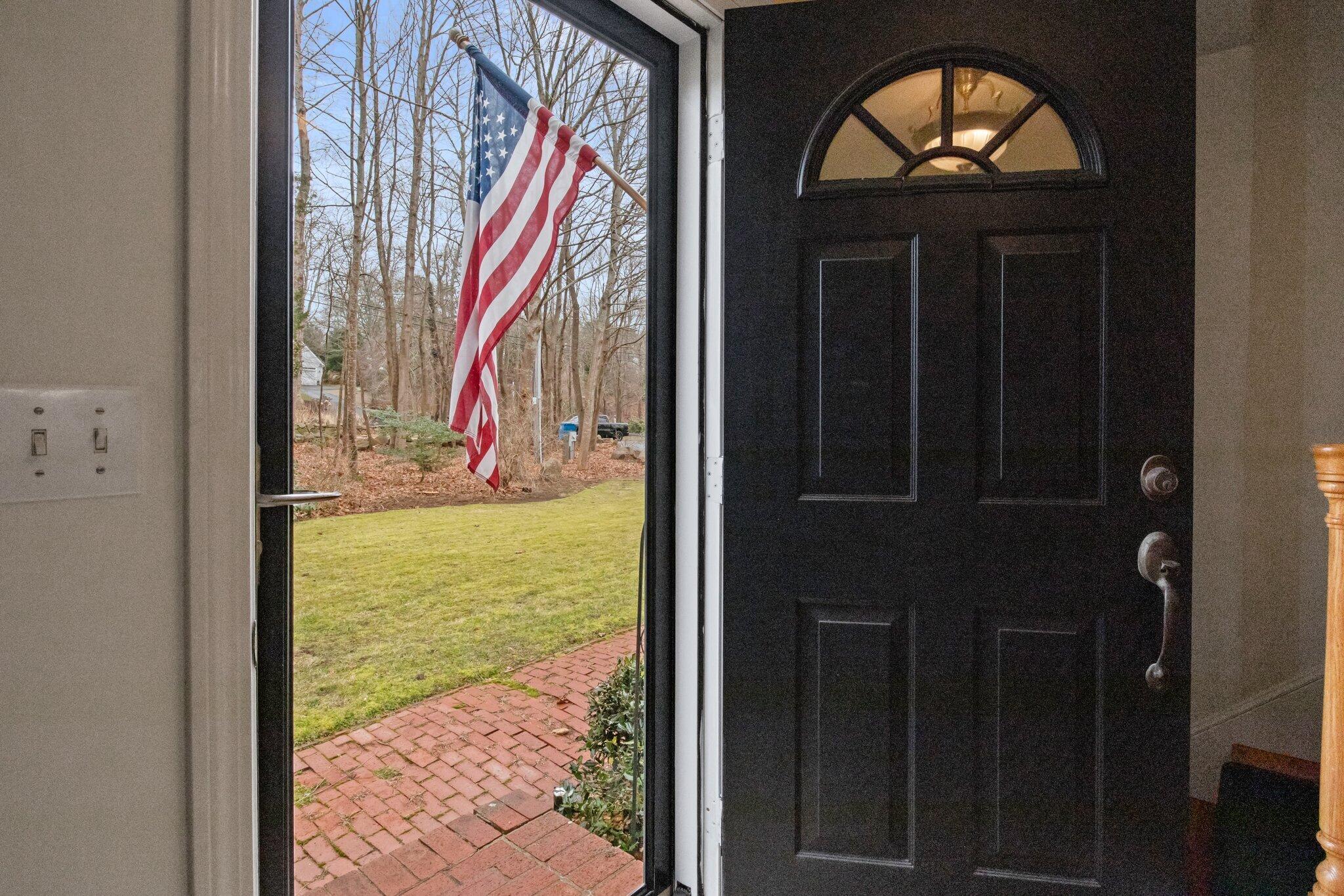 216 N Falmouth Highway