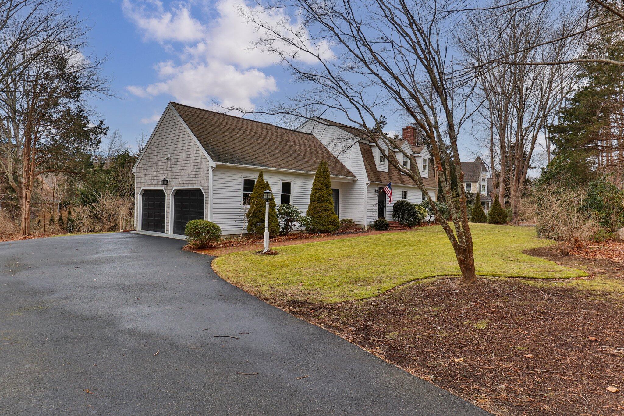 216 N Falmouth Highway