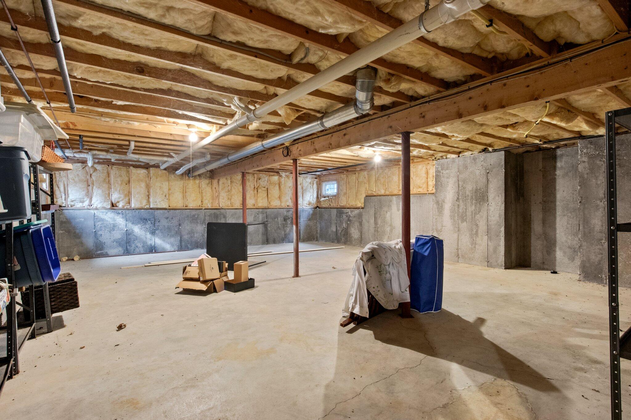 216 N Falmouth Highway