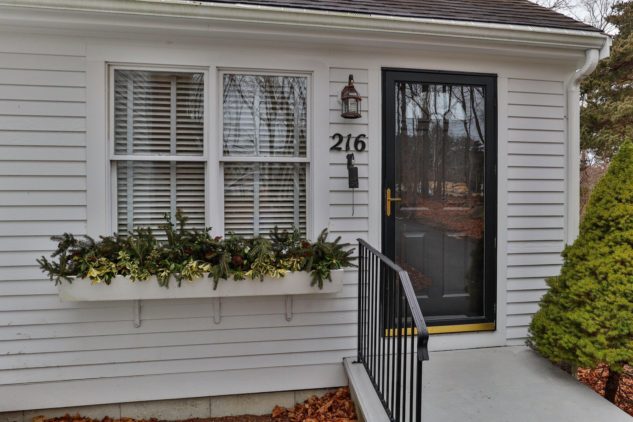 216 N Falmouth Highway