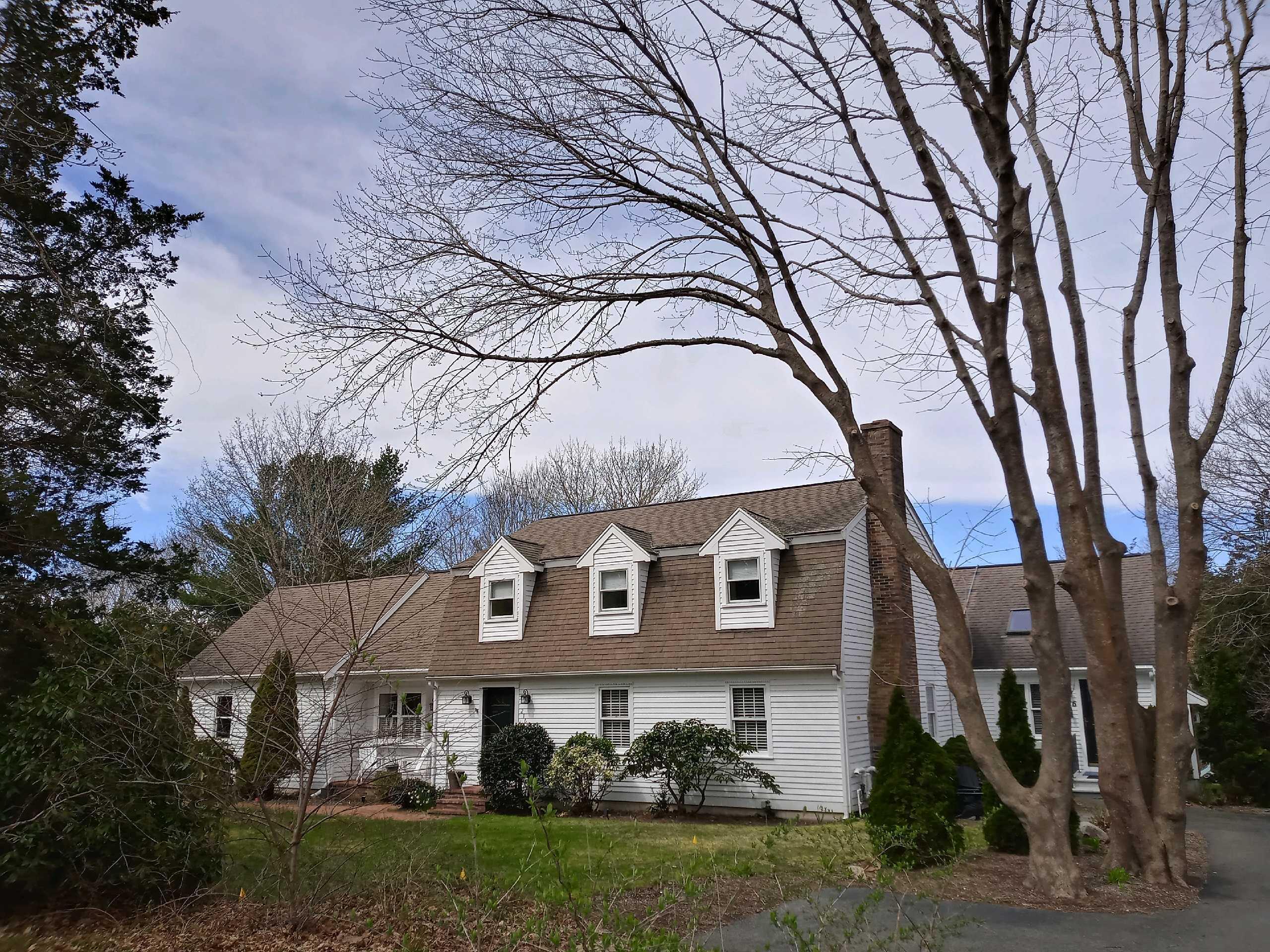 216 N Falmouth Highway