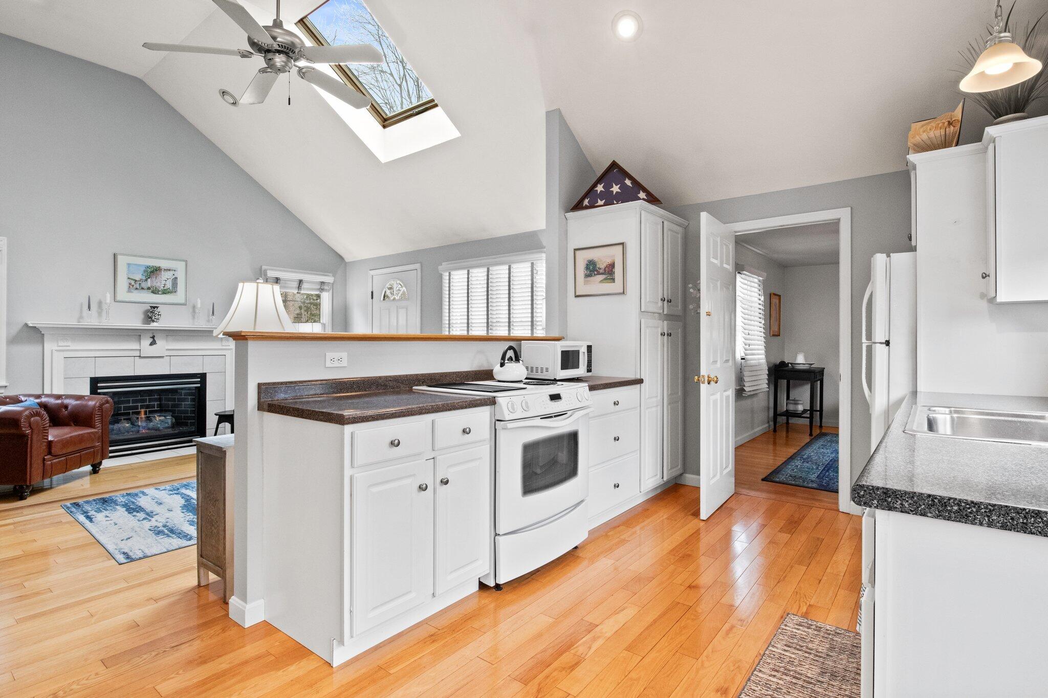 216 N Falmouth Highway