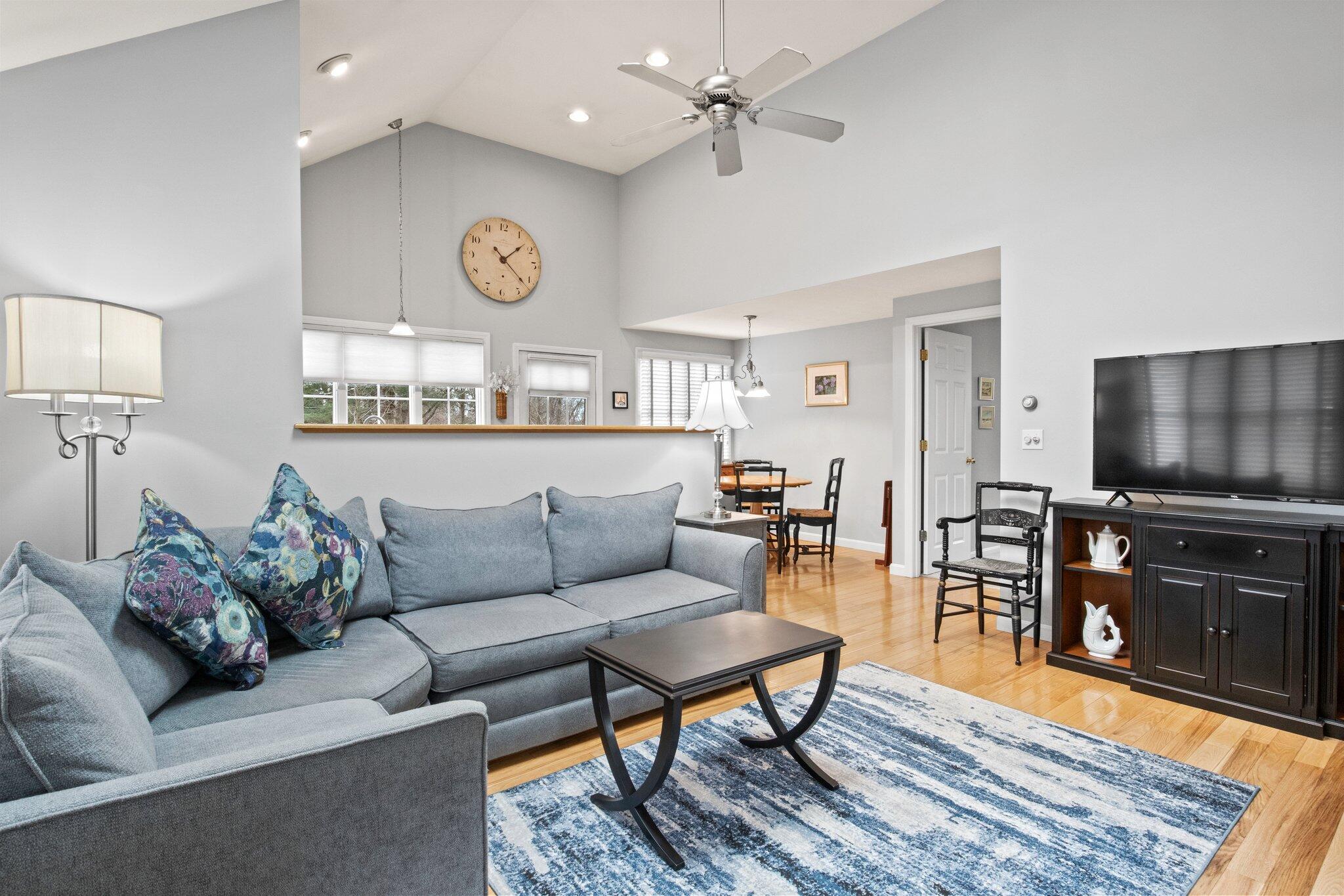 216 N Falmouth Highway