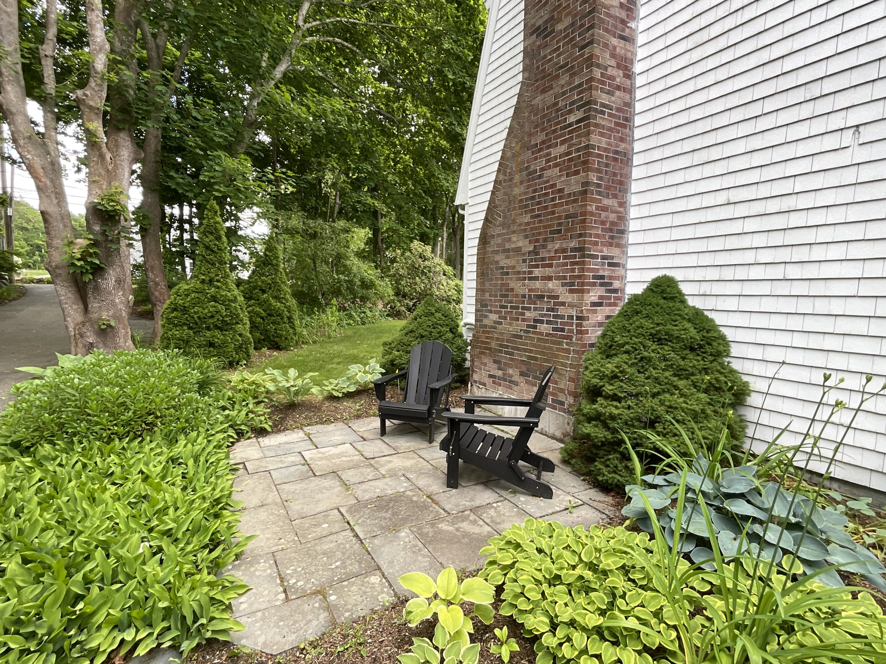 216 N Falmouth Highway