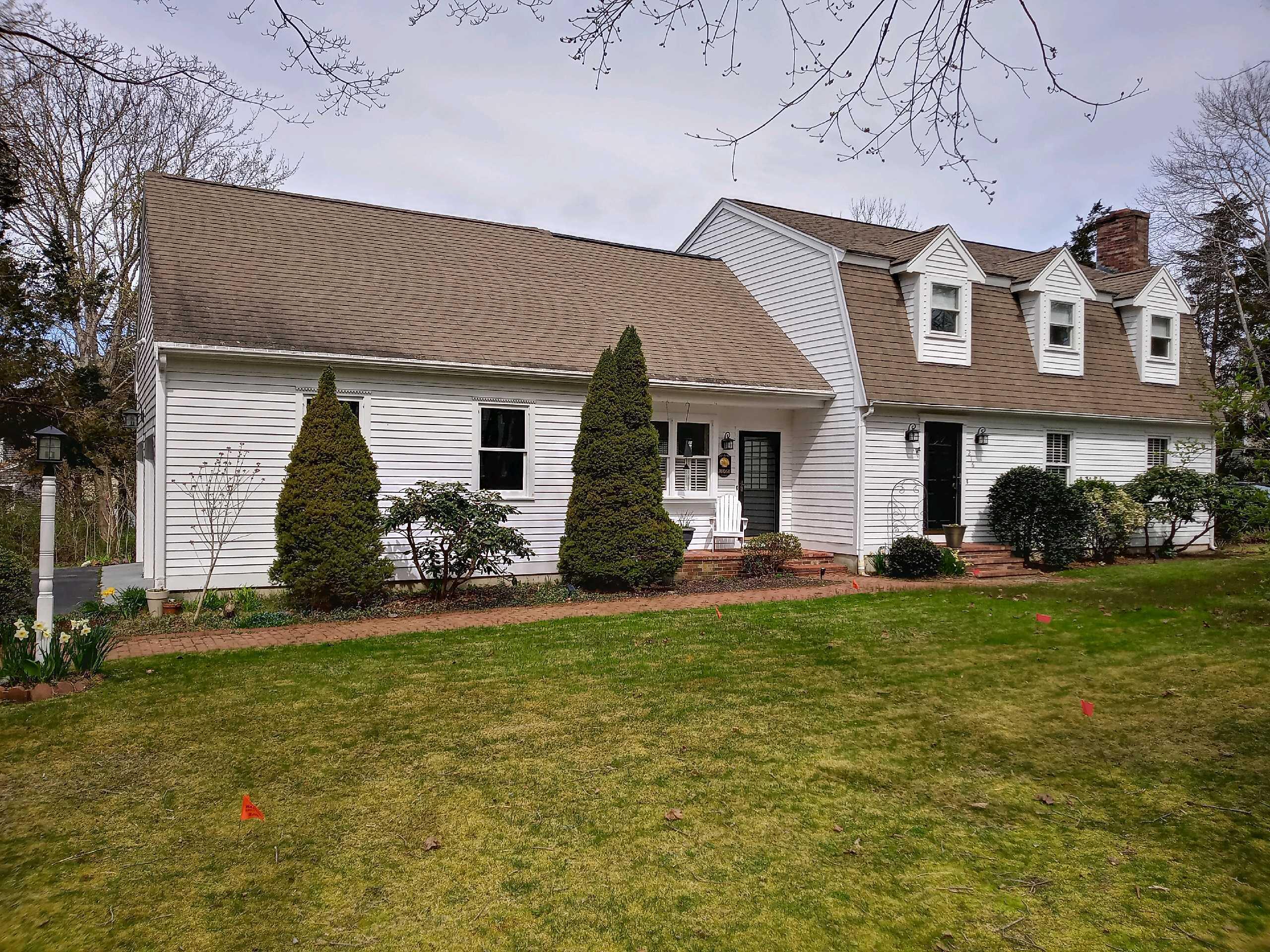 216 N Falmouth Highway