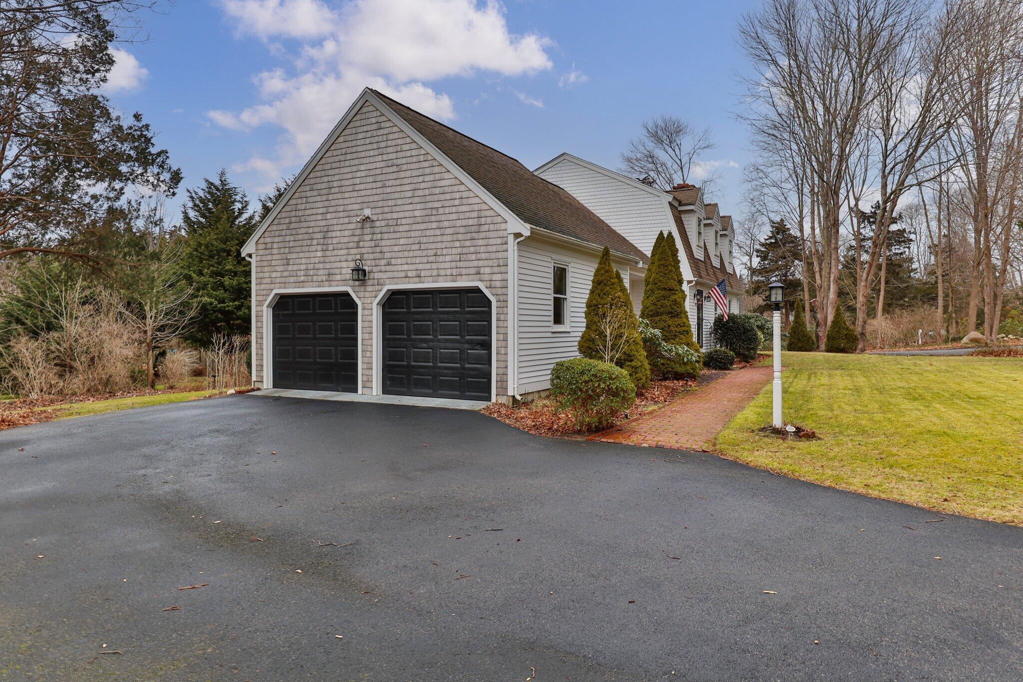 216 N Falmouth Highway