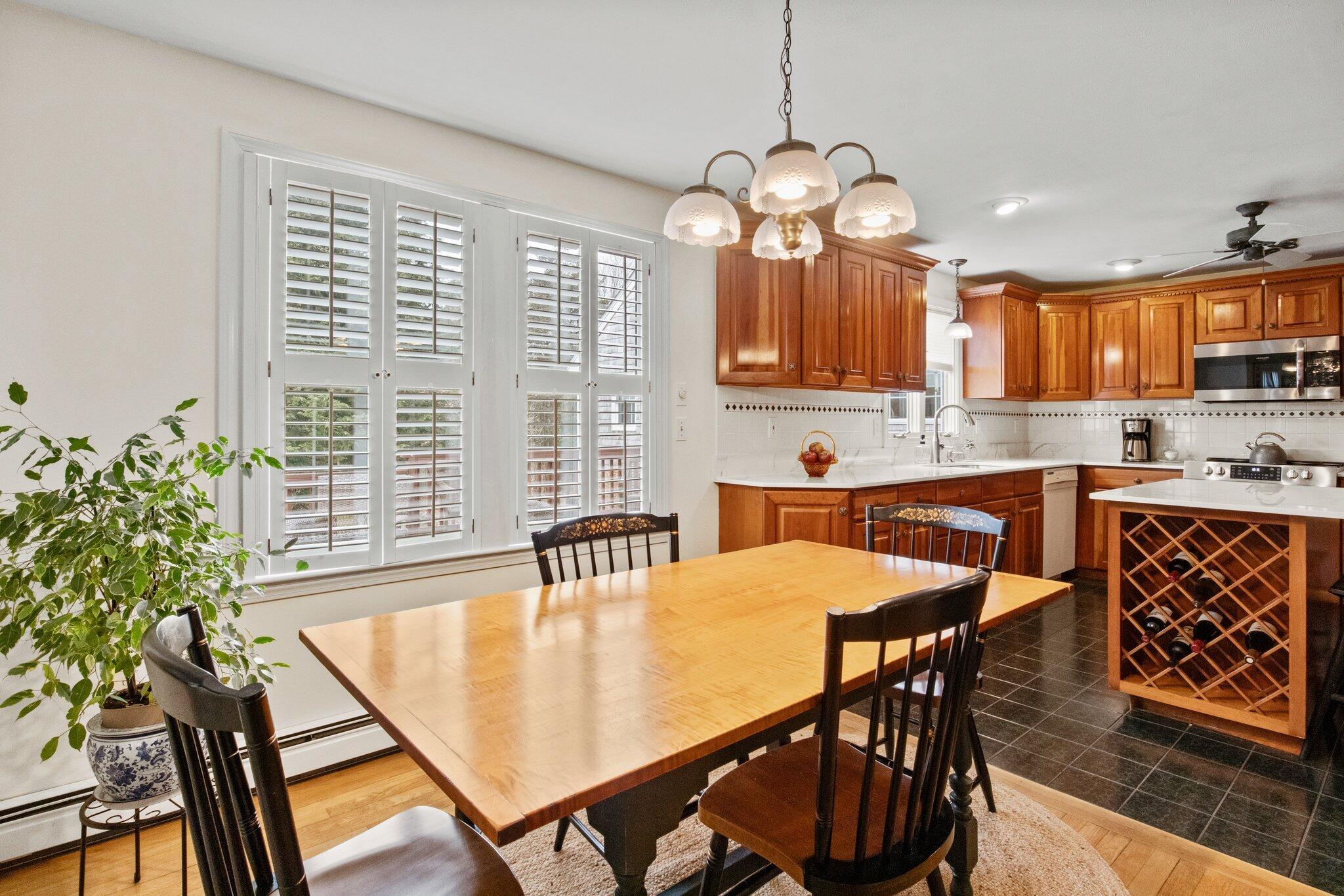 216 N Falmouth Highway