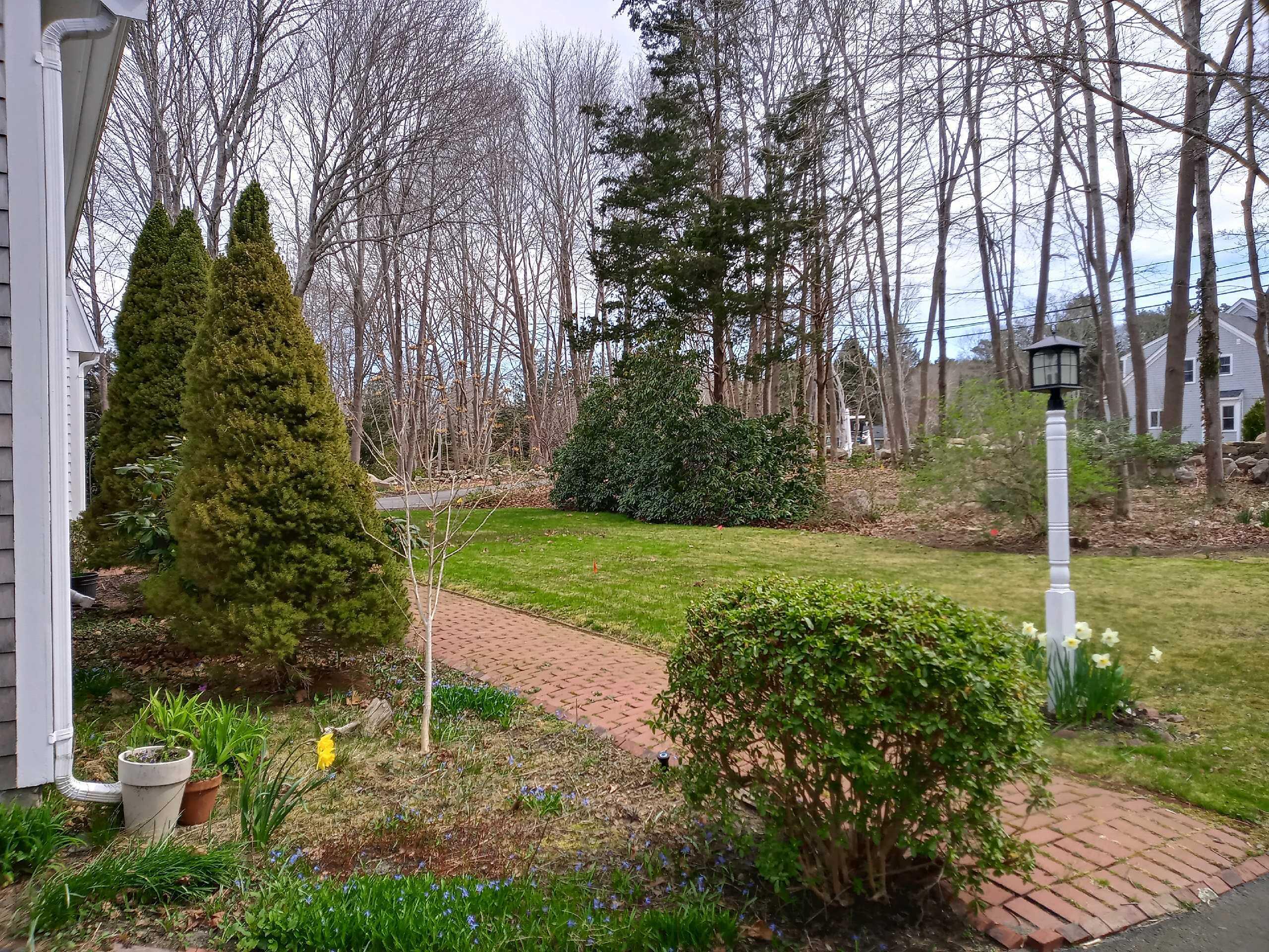216 N Falmouth Highway
