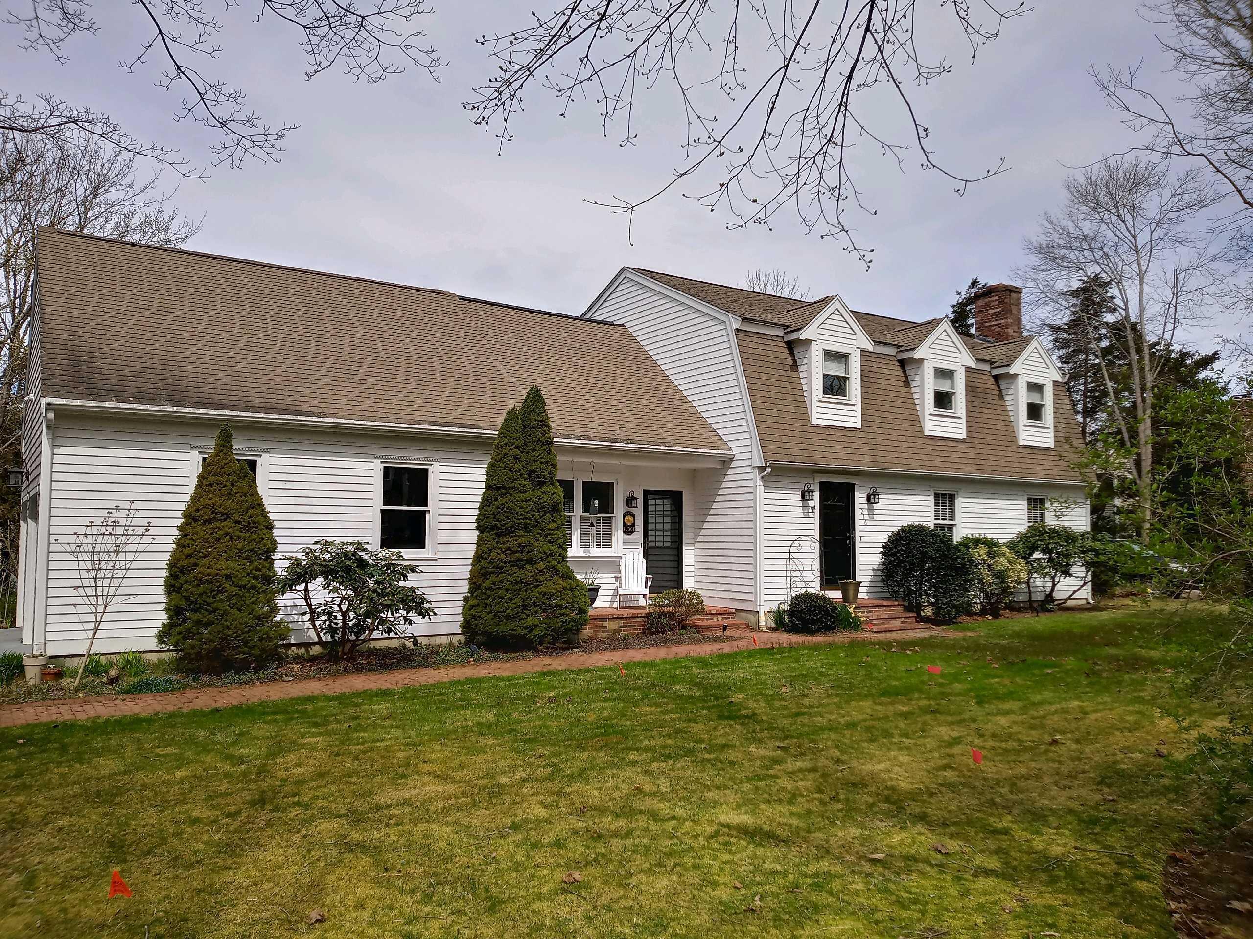 216 N Falmouth Highway